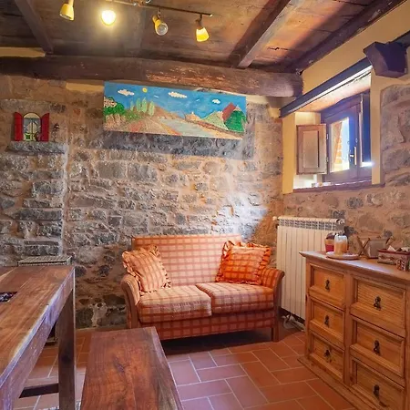 4 Bedroom Gorgeous In Colognora Di Pescaglia Vetriano