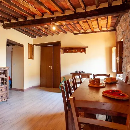 Hébergement de vacances 4 Bedroom Gorgeous In Colognora Di Pescaglia *