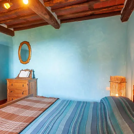 4 Bedroom Gorgeous In Colognora Di Pescaglia